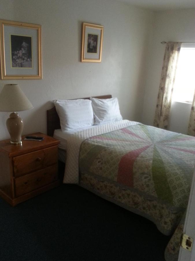 Bishop Village Motel Εξωτερικό φωτογραφία